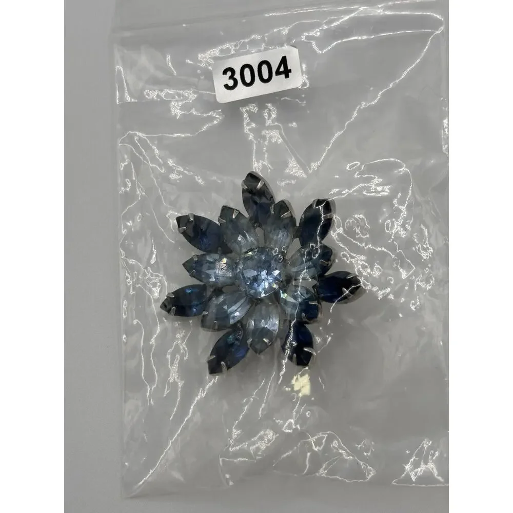 Vintage Rhinestone‎ Brooch Blue Starburst (slightly cloudy) J1-3004